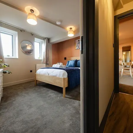 Westbury Collection - The High Street Retreat * Bristol